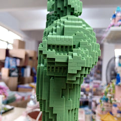 Statue of Liberty Building Block Model: Exquisitely Detailed Replica, Engaging DIY Assembly, Perfect Gift & Decor